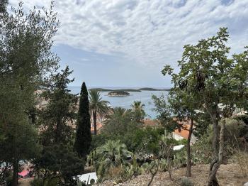 Dr. Josip Avelini Park (Hvar)